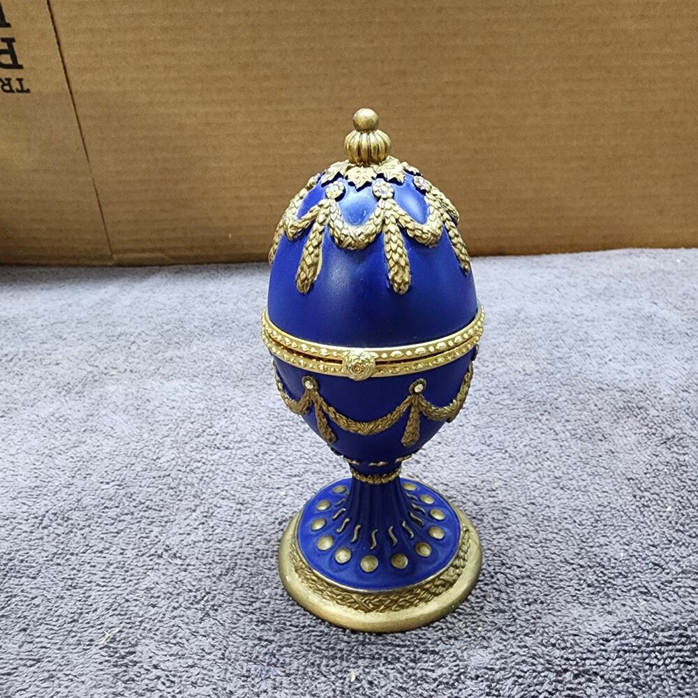 Sankyo Musical Ornate egg trinket box hinged J